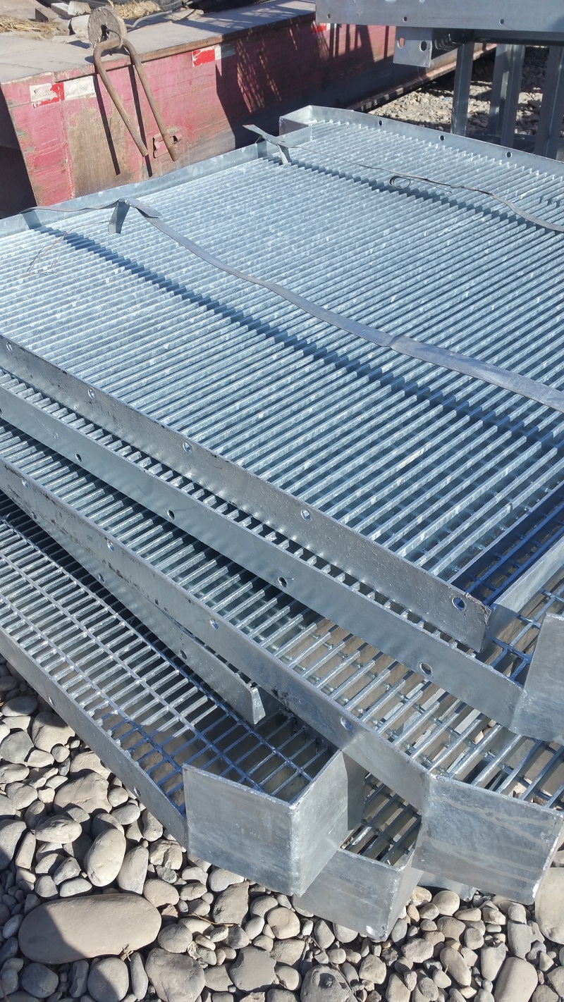 風(fēng)電塔標(biāo)準(zhǔn)格柵